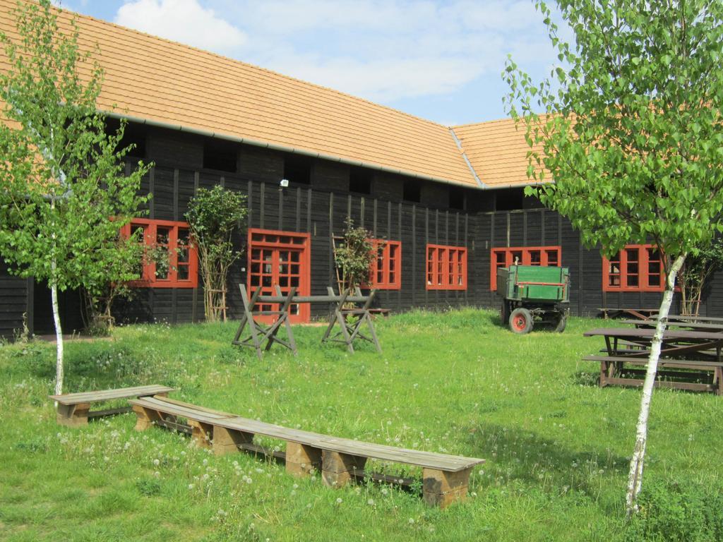 Nyirfaliget Lovaskemping Es Turistahaz Hotel Nyiregyhaza Bagian luar foto